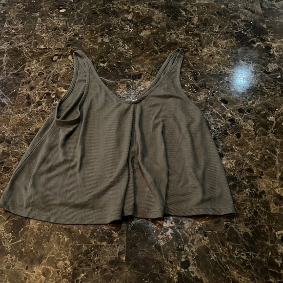 Free people XS oversized crop top. Dark olive green color. A409 - Picture 1 of 3